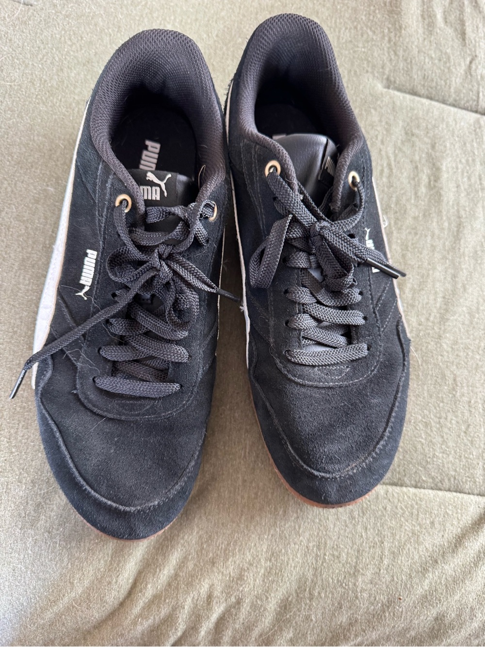 Puma Men’s Black Suede Low-Top Sneakers with White Side Stripe